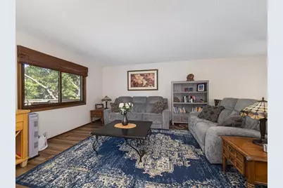 7201 Pontiac Circle, Chanhassen, MN 55317 - Photo 4