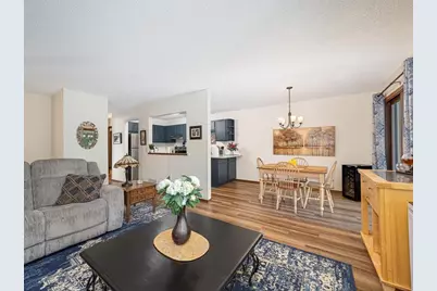 7201 Pontiac Circle, Chanhassen, MN 55317 - Photo 6