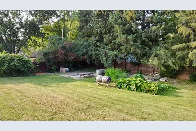 401 River Bluff Avenue, Sandstone, MN 55072 - Photo 14