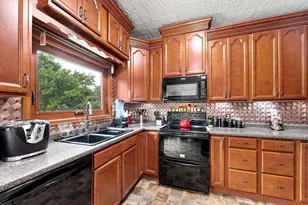401 River Bluff Ave, Sandstone, MN 55072 - Photo 10