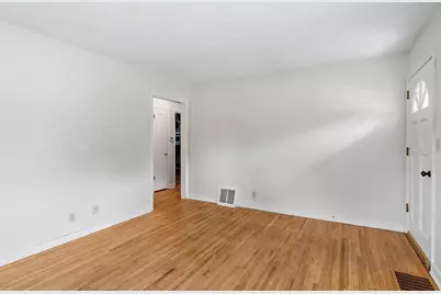 2099 Minnehaha Avenue E, Saint Paul, MN 55119 - Photo 8