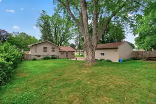 69 Dennis Ln N, Maplewood, MN 55119 - Photo 42