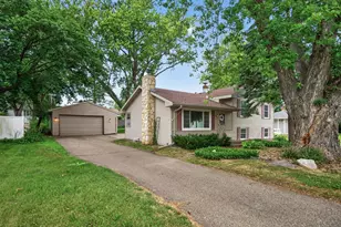 69 Dennis Ln N, Maplewood, MN 55119 - Photo 1