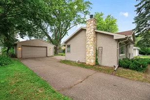 69 Dennis Ln N, Maplewood, MN 55119 - Photo 4