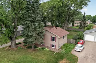 69 Dennis Ln N, Maplewood, MN 55119 - Photo 46