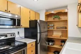 3062 Lake Shore Dr, Minneapolis, MN 55416 - Photo 20