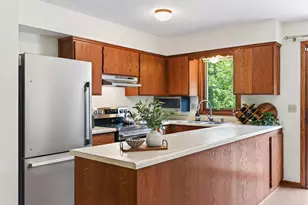 408-410 Cardigan Rd, Shoreview, MN 55126 - Photo 4