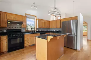 10049 Butternut Ct N, Brooklyn Park, MN 55443 - Photo 14