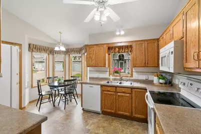 2556 Sumac Ridge, White Bear Lake, MN 55110 - Photo 2
