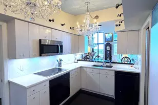 1235 Yale Pl, Minneapolis, MN 55403 - Photo 30