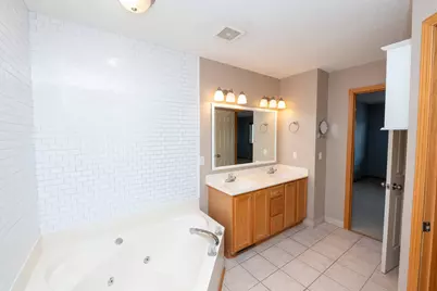 8663 Quarry Ridge Lane #F, Woodbury, MN 55125 - Photo 10