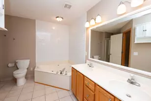 8663 Quarry Ridge Ln, Woodbury, MN 55125 - Photo 12
