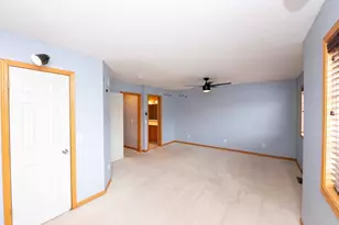 8663 Quarry Ridge Ln, Woodbury, MN 55125 - Photo 6