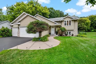 842 Sterling Street S, Maplewood, MN 55119 - Photo 2