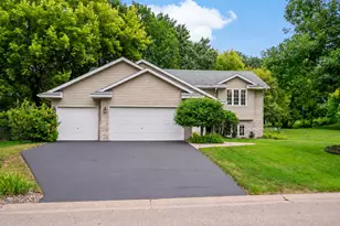 842 Sterling St S, Maplewood, MN 55119 - Photo 1