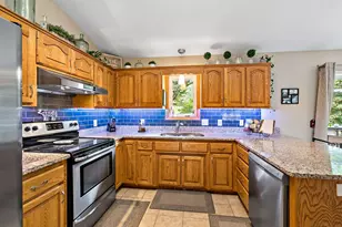 842 Sterling St S, Maplewood, MN 55119 - Photo 10