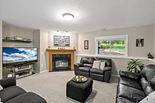 842 Sterling St S, Maplewood, MN 55119 - Photo 32