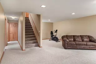 240 Red Apple Dr, La Crescent, MN 55947 - Photo 18