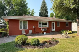 1614 19th St NW, East Grand Forks, MN 56721 - Photo 2