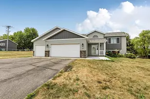 1801 Eastern Star Loop, Sauk Rapids, MN 56379 - Photo 1