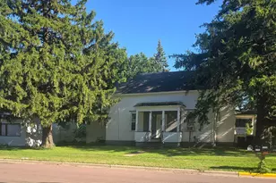 516 11th St N, Mountain Lake, MN 56159 - Photo 2