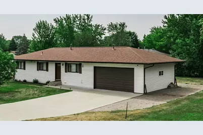 806 Callaway Street E, Saint Joseph, MN 56374 - Photo 2