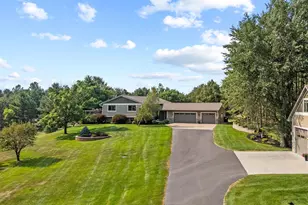 746 Packer Dr, Hudson, WI 54016 - Photo 2
