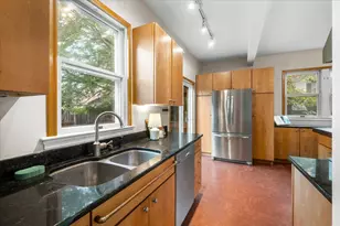 1122 Ashland Ave, Saint Paul, MN 55104 - Photo 18
