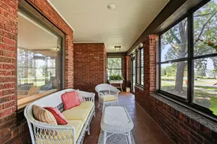 1146 Ivy Ave E, Saint Paul, MN 55106 - Photo 4