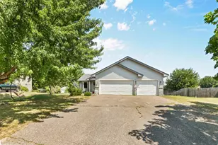 1980 Bridgewater Blvd S, Cambridge, MN 55008 - Photo 1