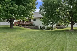 1300 26th St SW, Austin, MN 55912 - Photo 6