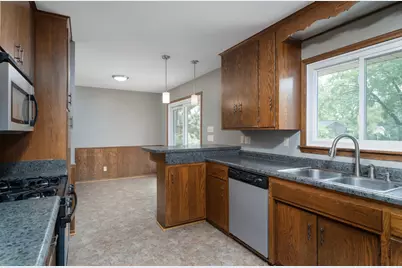 602 Moundsview Avenue, Roseville, MN 55113 - Photo 18