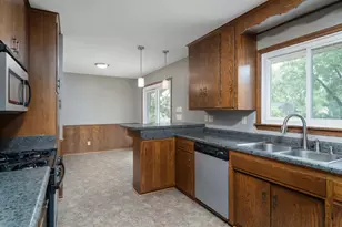 602 Moundsview Ave, Roseville, MN 55113 - Photo 18
