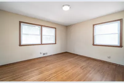 602 Moundsview Avenue, Roseville, MN 55113 - Photo 8