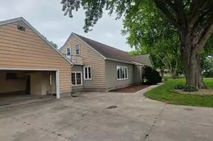 107 Park Ave E, Hollandale, MN 56045 - Photo 12