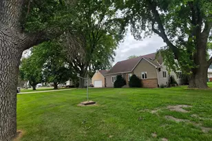 107 Park Ave E, Hollandale, MN 56045 - Photo 4