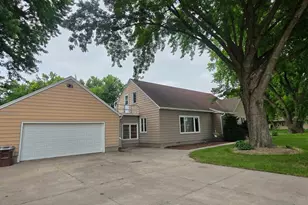 107 Park Ave E, Hollandale, MN 56045 - Photo 10