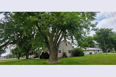 107 Park Avenue E, Hollandale, MN 56045 - Photo 6