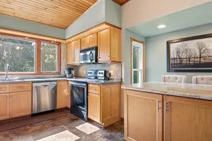 2416 Aurora Cir, Menomonie, WI 54751 - Photo 10
