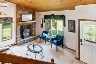 2416 Aurora Cir, Menomonie, WI 54751 - Photo 8