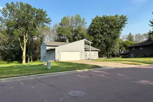 1950 Knollwood Dr, Fairmont, MN 56031 - Photo 10