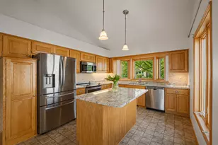 14313 Savanna Oaks Dr, Savage, MN 55378 - Photo 2