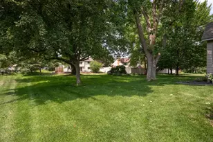 5715 Pond Dr, Shoreview, MN 55126 - Photo 34