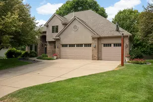 5715 Pond Dr, Shoreview, MN 55126 - Photo 1