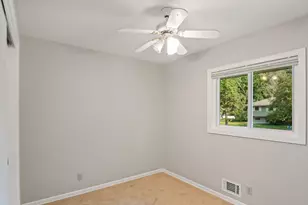 10909 Oak Knoll Terrace S, Minnetonka, MN 55305 - Photo 16