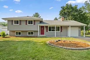 10909 Oak Knoll Terrace S, Minnetonka, MN 55305 - Photo 1