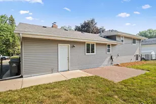 10909 Oak Knoll Terrace S, Minnetonka, MN 55305 - Photo 22