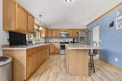 513 Harriett Drive, Marshall, MN 56258 - Photo 20