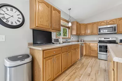 513 Harriett Drive, Marshall, MN 56258 - Photo 22