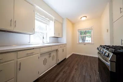 8241 Wentworth Avenue S, Bloomington, MN 55420 - Photo 10